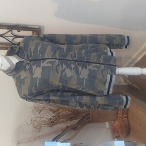 Fate & Fortune camo jacket size Large